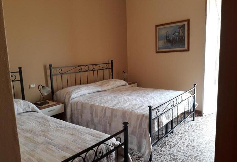 تختخواب و صبحانه L Antico Faro