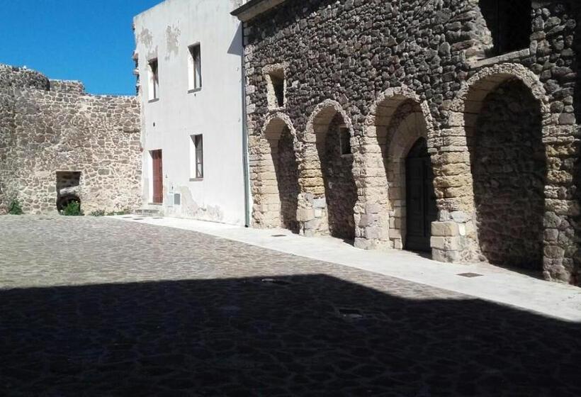 تختخواب و صبحانه L Antico Faro