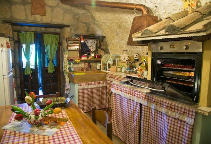 민박 La Grotta Su Civita
