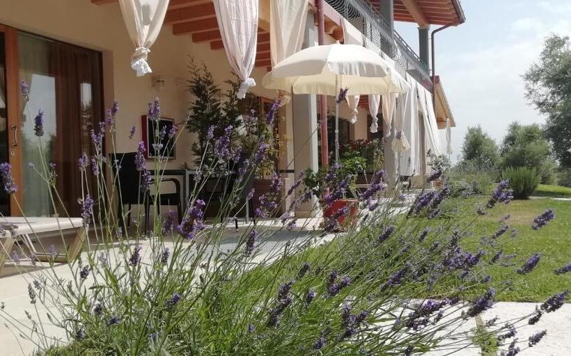 ホテル Agriturismo Fioralba