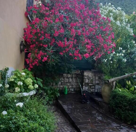 L Oleandro Sul Lago D Iseo B&b