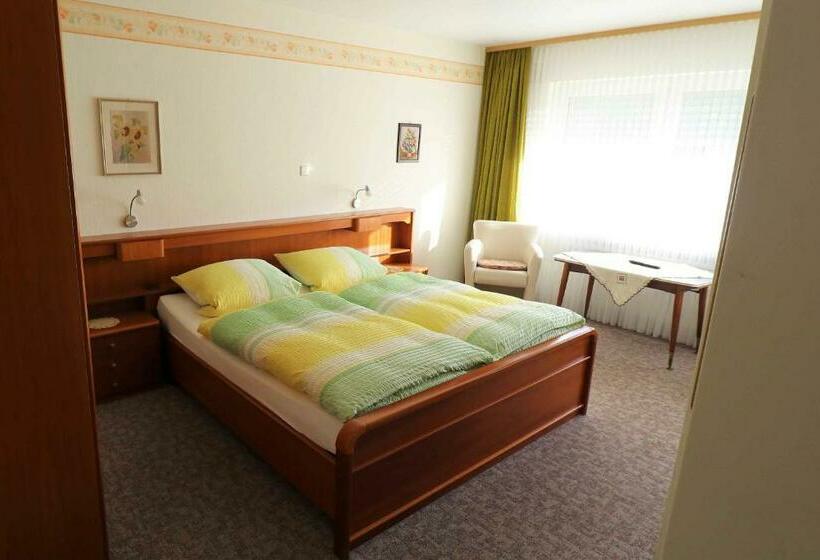 ペンション Gästehaus Bausch