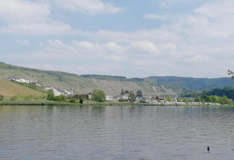 ペンション Gästehaus Bausch