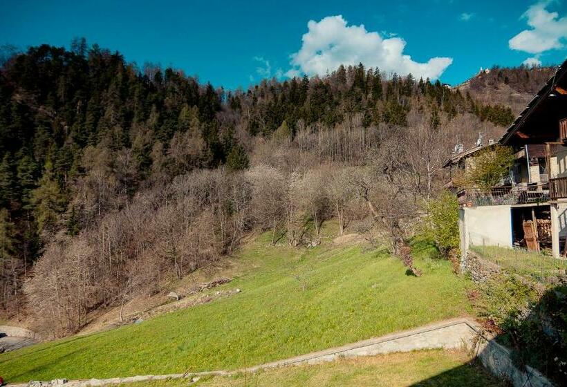 هتل Agriturismo La Clochette