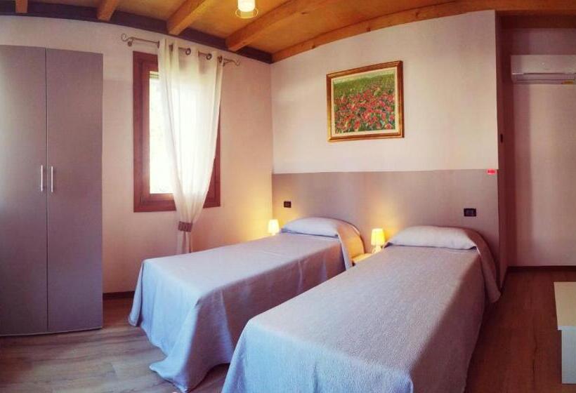 هتل Agriturismo Le Colonie