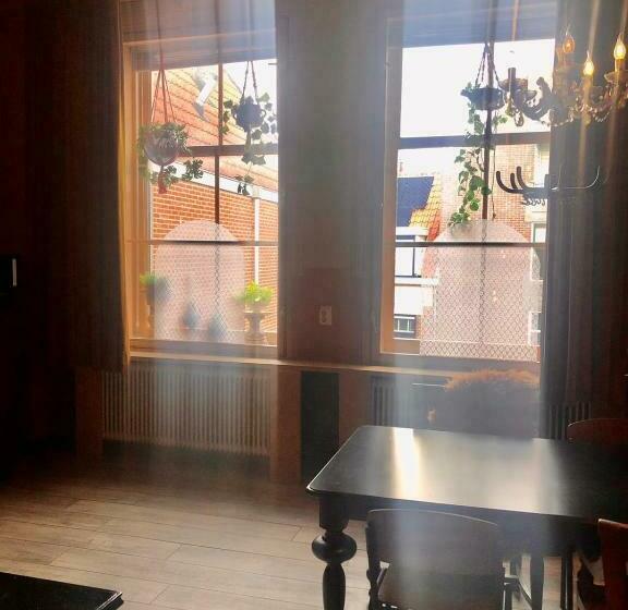 ホテル Slapen Bij Café De Concurrent