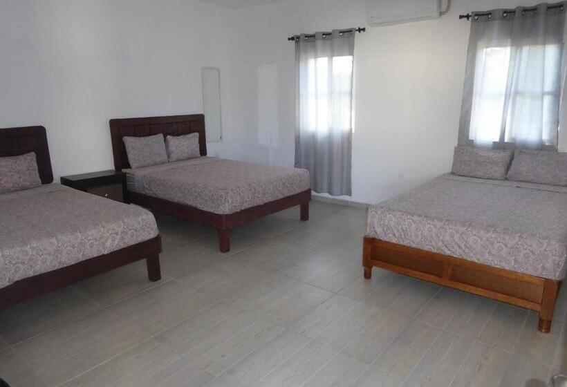 پانسیون Hostal Casa Clavel