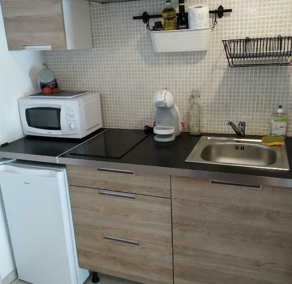 Пансион Studio Sausset Les Pins