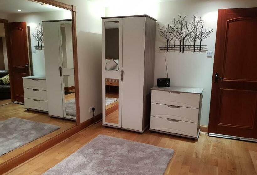 펜션 The Smiddy Suite