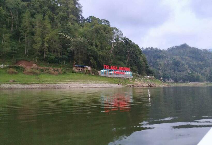 ユースホステル Ngebel Indah