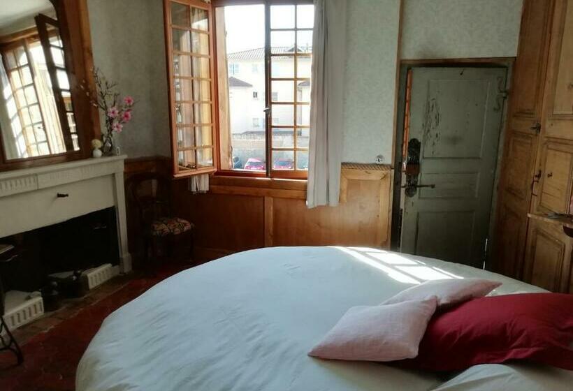 住宿加早餐  La Tour Mandot