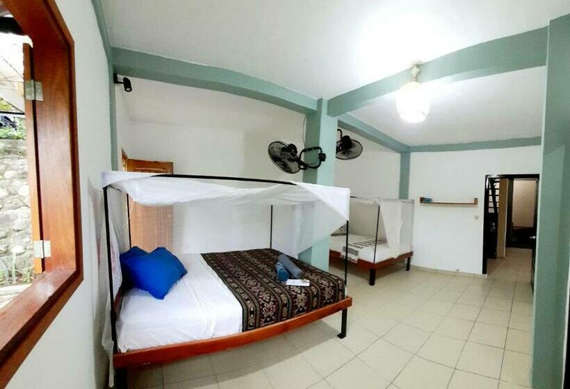 פנסיון Merdeka House