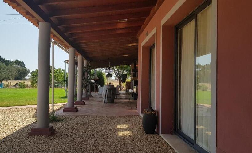 Trendy And Luxe B&b And Garden Suite