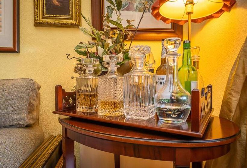 پانسیون Lourenço S House Deluxe Cascais