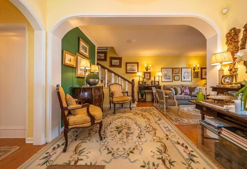 پانسیون Lourenço S House Deluxe Cascais