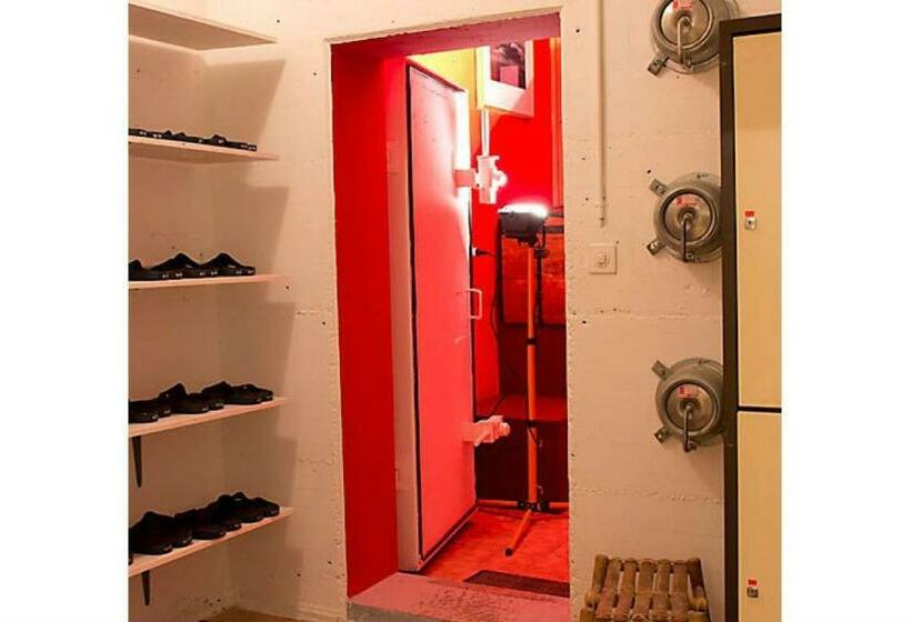 هاستل Auberge De Bagnes Le Backpacker