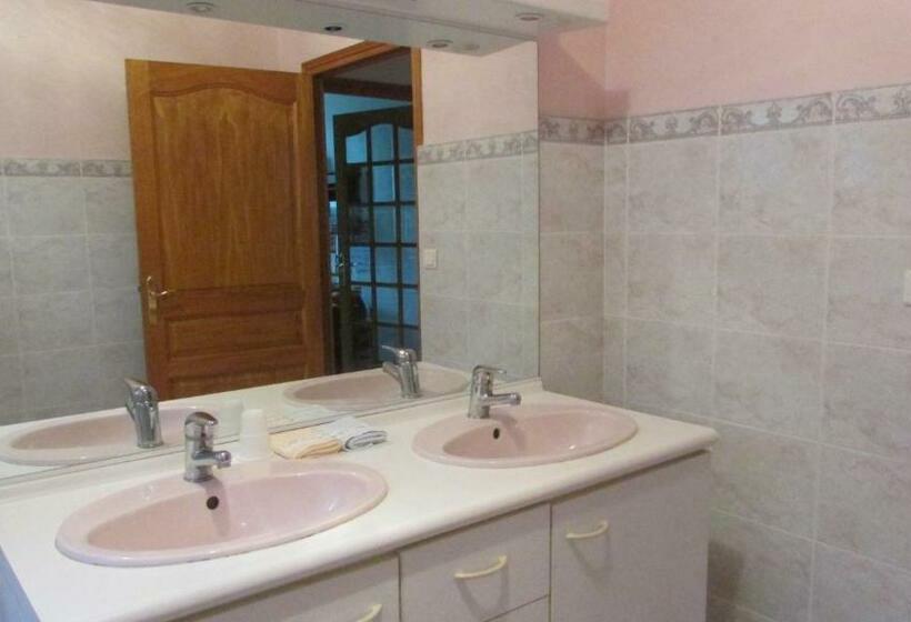 住宿加早餐  La Vallee