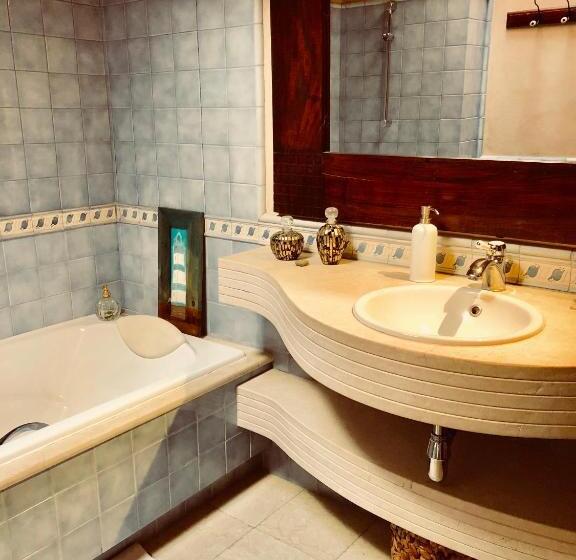 تختخواب و صبحانه Serrat Del Vent   Adults Only