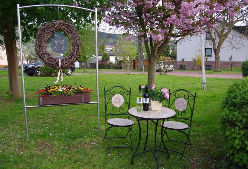 ホテル Weingut Weich