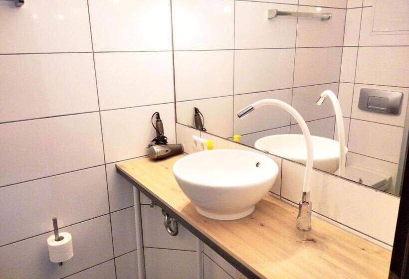 پانسیون Sroom 118 And 119 In Center