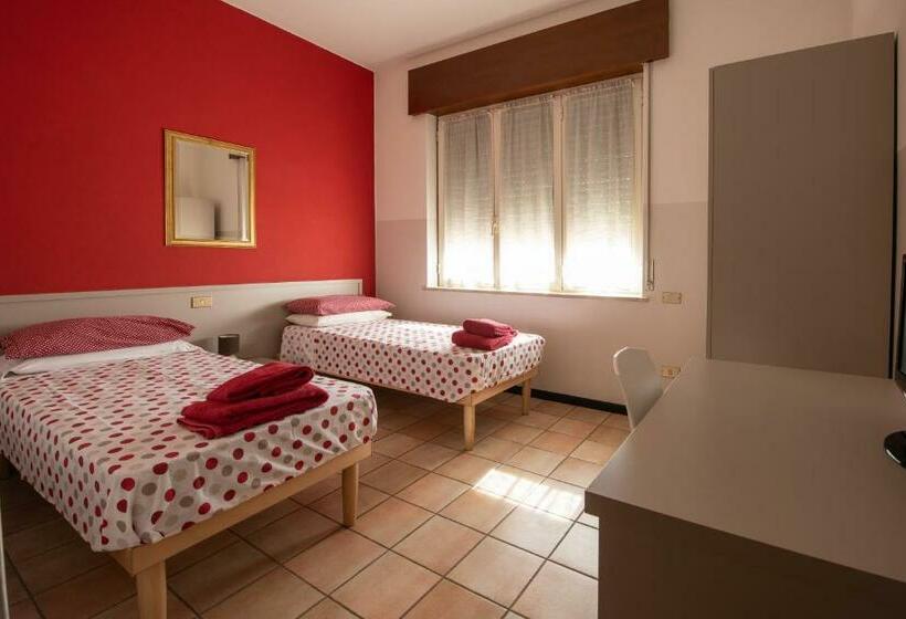 فندق Albergo La Rovere