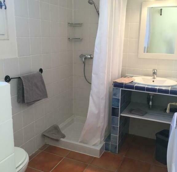 بنسيون Au Pied Du Ventoux