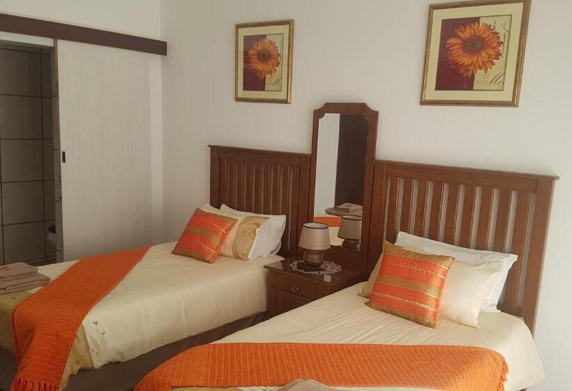 Пансион Karoo View Guesthouse Cradock