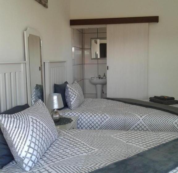 Пансион Karoo View Guesthouse Cradock