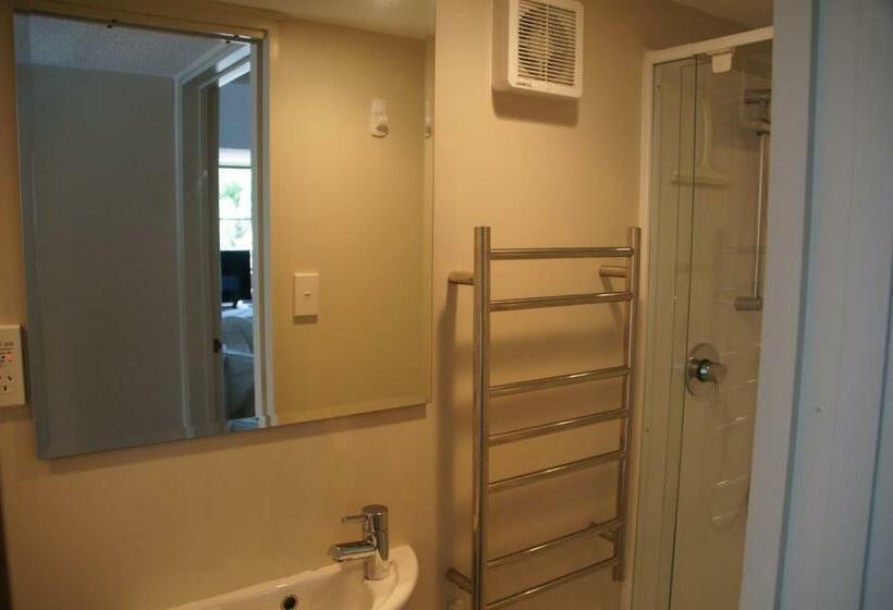 تختخواب و صبحانه 4b On Rearsby