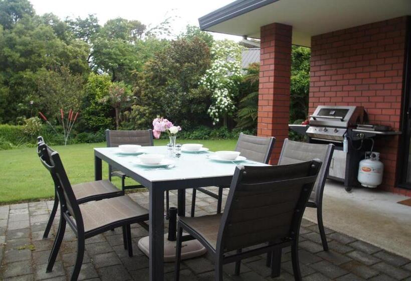 تختخواب و صبحانه 4b On Rearsby