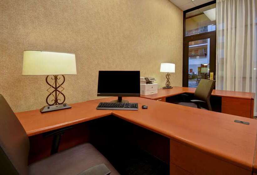 فندق Embassy Suites By Hilton At Hot Springs Convention Center