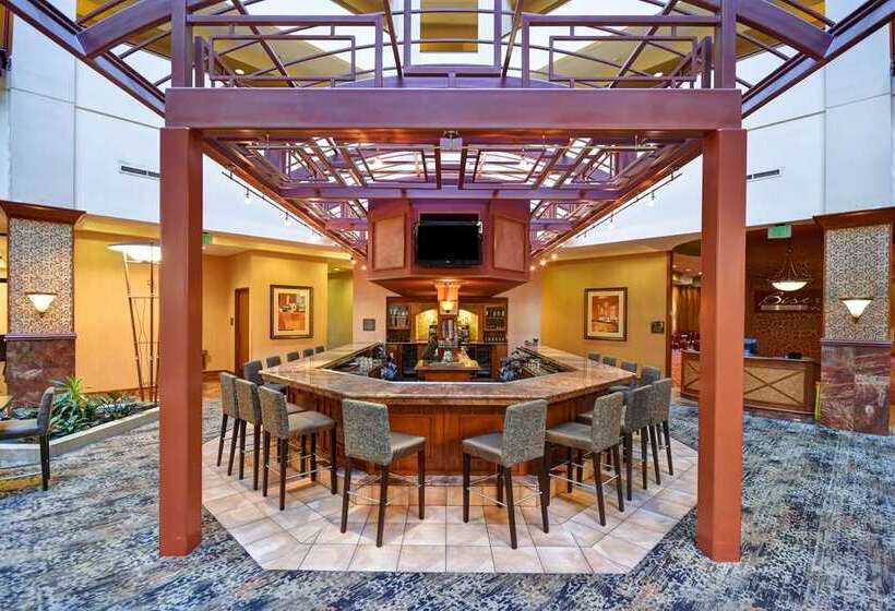 فندق Embassy Suites By Hilton At Hot Springs Convention Center