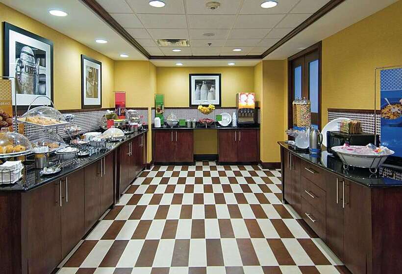 Hampton Inn & Suites Millington