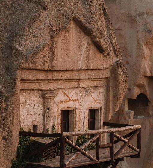 هتل Cappadocia Cave Suites