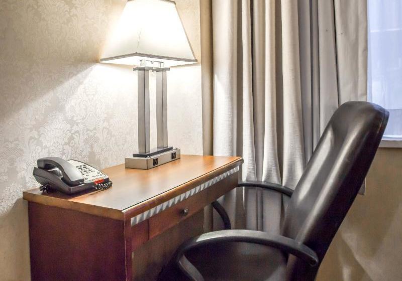 ホテル Comfort Inn Manhattan Bridge