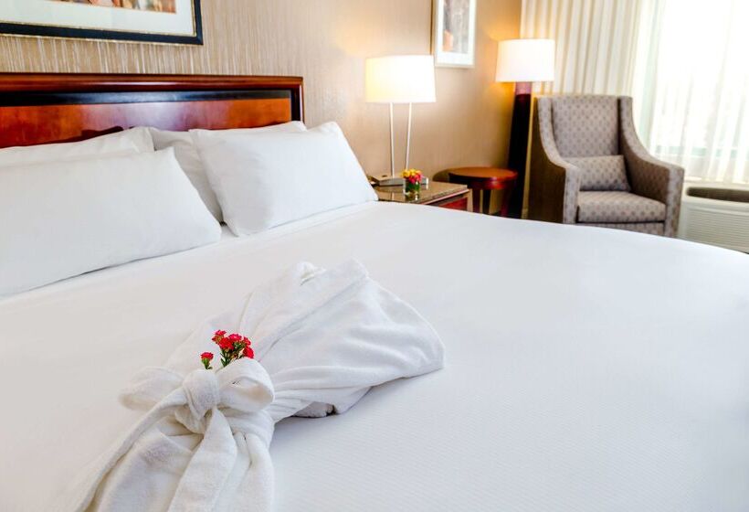 בית מלון כפרי Doubletree By Hilton Las Vegas Airport