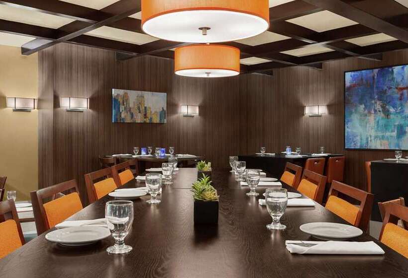 فندق Embassy Suites By Hilton Arcadia Pasadena Area