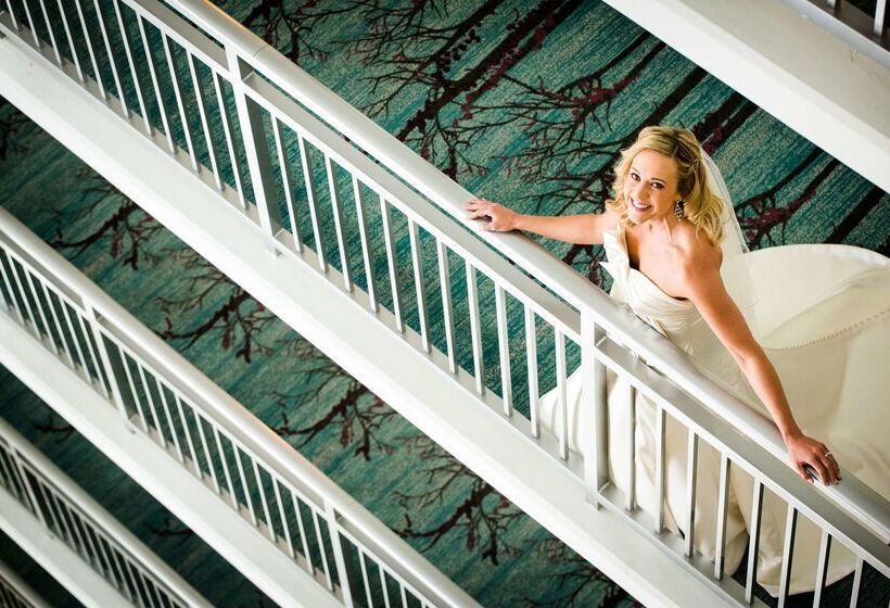 هتل Embassy Suites By Hilton Denver Downtown Convention Center