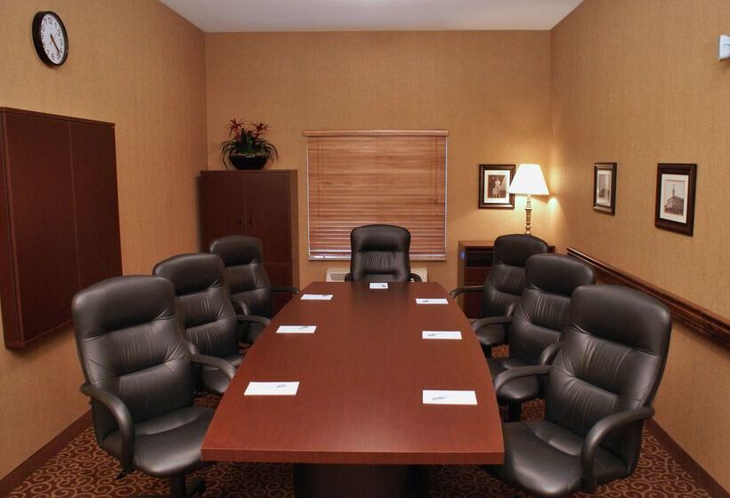 호텔 Hampton Inn & Suites Red Bluff