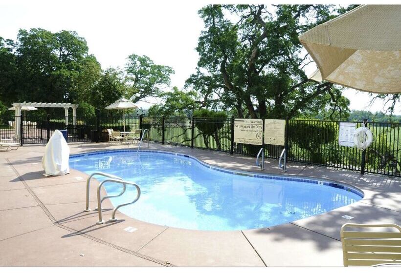 호텔 Hampton Inn & Suites Red Bluff