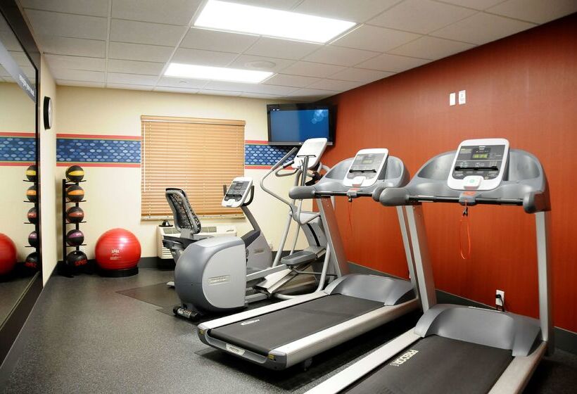 호텔 Hampton Inn & Suites Red Bluff
