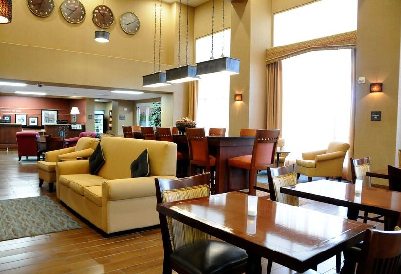 호텔 Hampton Inn & Suites Red Bluff
