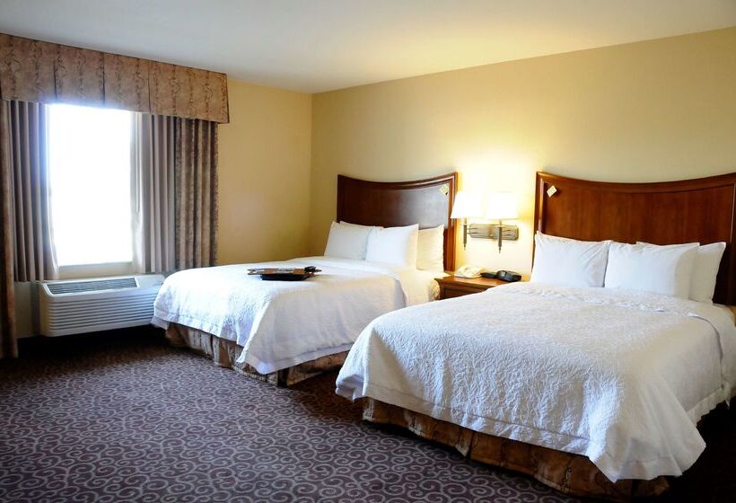 호텔 Hampton Inn & Suites Red Bluff
