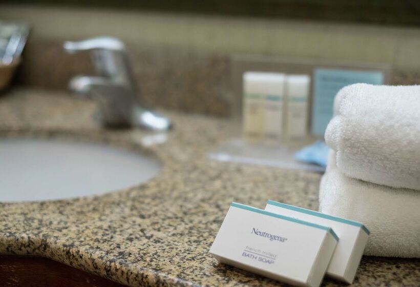 فندق Hampton Inn & Suites Rockland