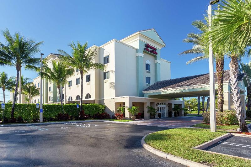 Отель Hampton Inn & Suites Wellington