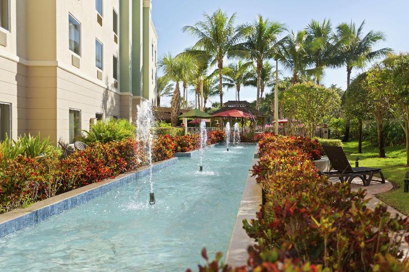 Отель Hampton Inn & Suites Wellington