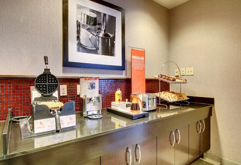 Отель Hampton Inn Birmingham Leeds