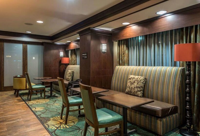 فندق Hampton Inn New Albany