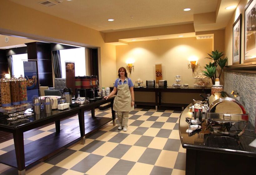 هتل Hampton Inn & Suites Carlsbad