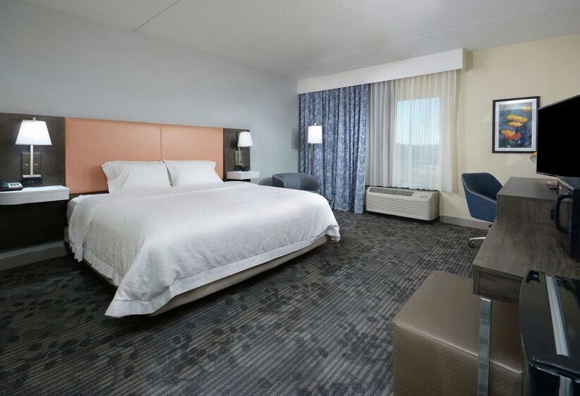 فندق Hampton Inn & Suites Clinton  I26